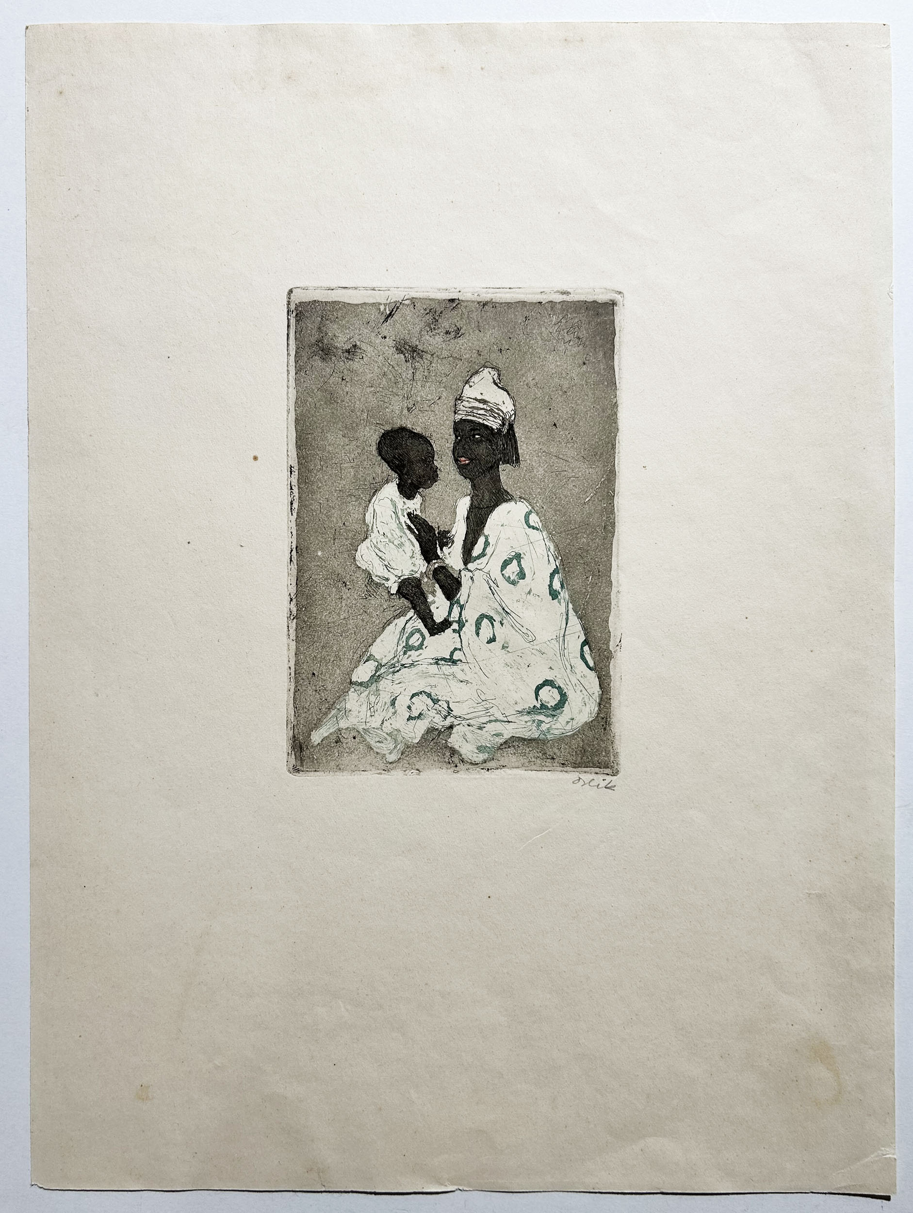 Femme soudanaise avec enfant. c.1912.