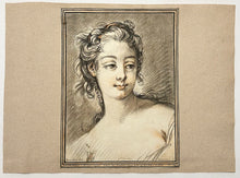 Charger l'image dans la galerie, Tête de femme, de face, cheveux relevés, un fil de perles tombant derrière l'oreille.