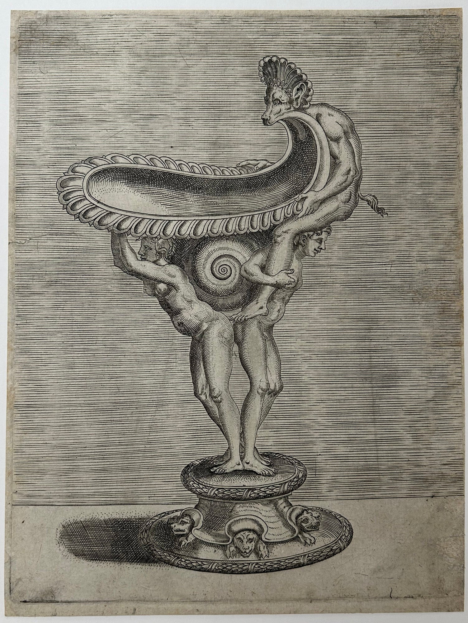 Coupe soutenue par un homme et une femme. c.1548.