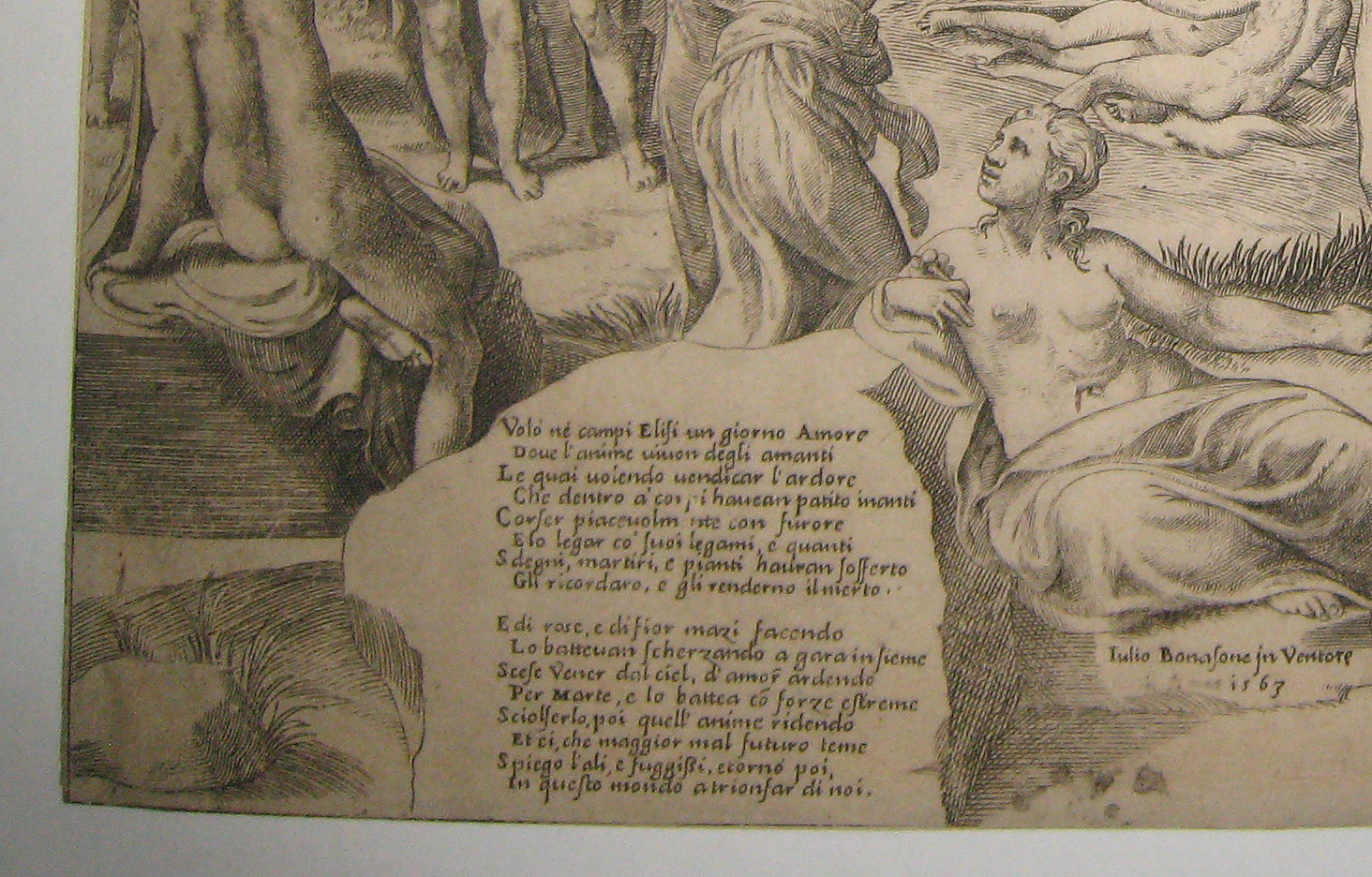 Cupidon dans les Champs-Elysées.