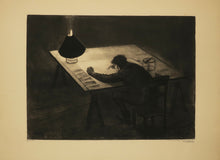 Charger l'image dans la galerie, L'auteur travaillant à sa table.