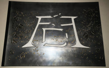 Charger l'image dans la galerie, Un Dieu désordonné.