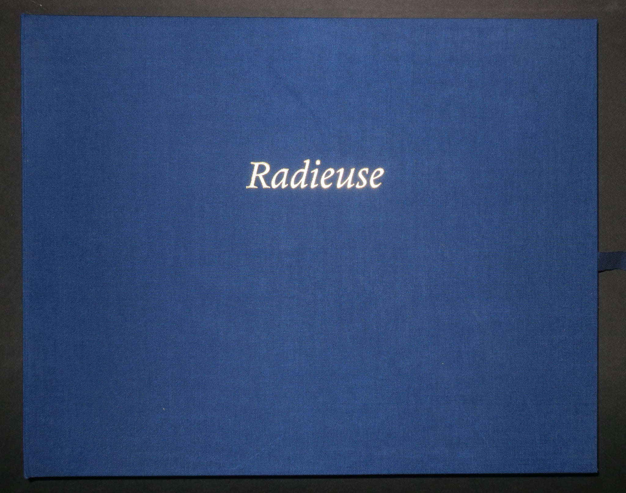 Radieuse, 2000.