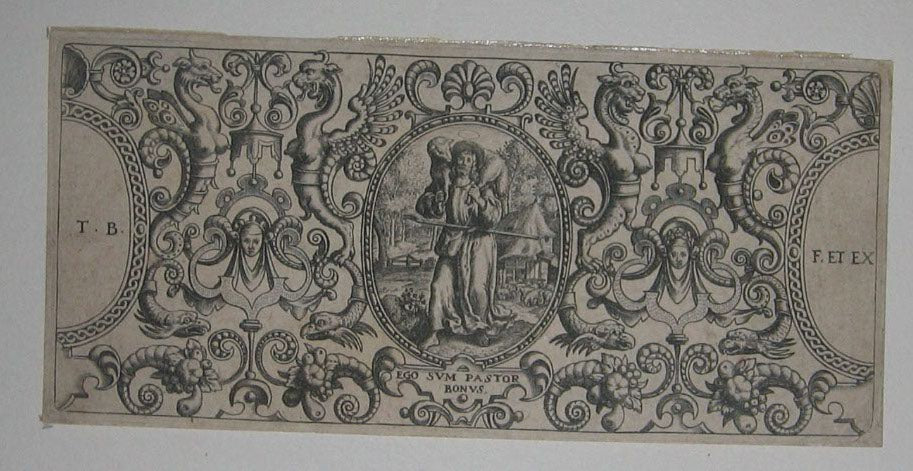 Ornement avec en médaillon central