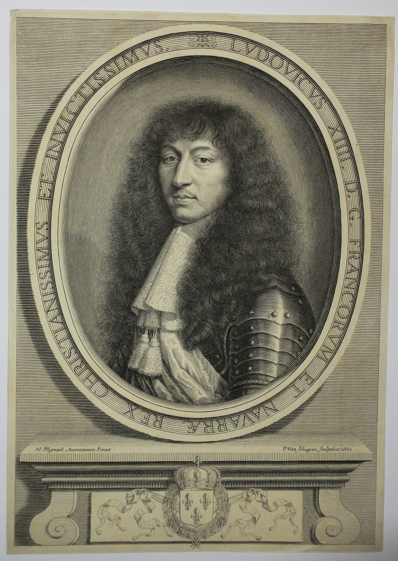 Portrait de Louis XIV, roi, en cuirasse, tourné vers la gauche.