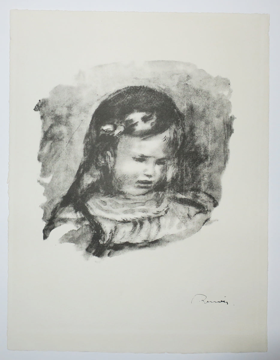 Claude Renoir, la tête baissée.