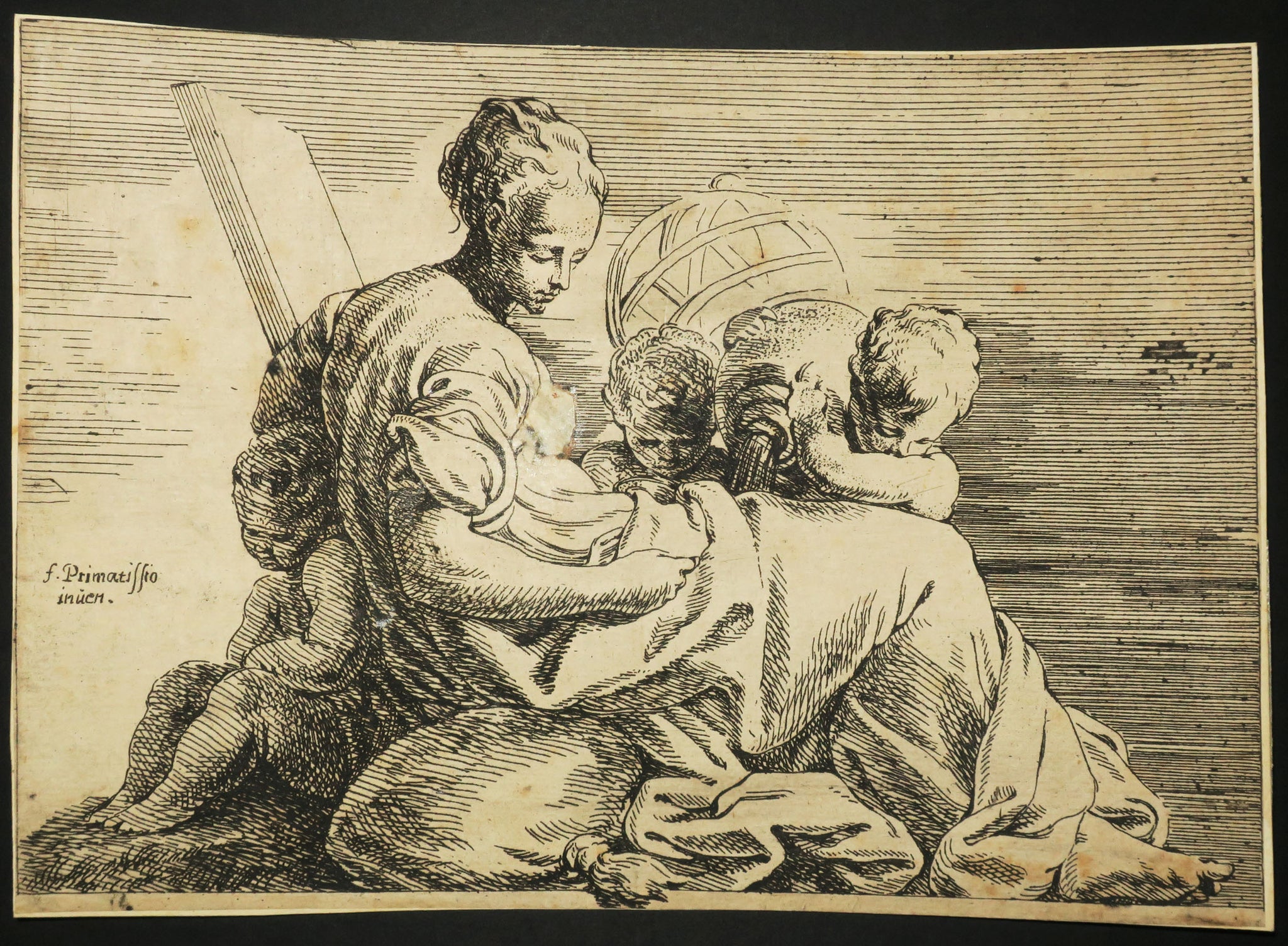 Une femme assise avec les attributs de l’astronomie.