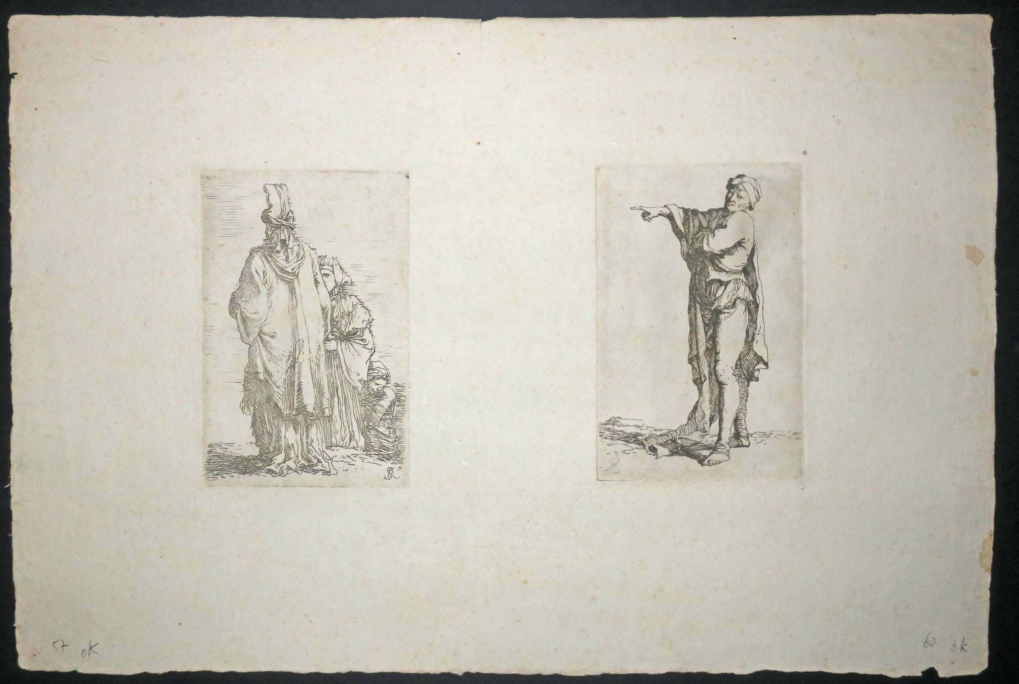 Vieil homme oriental et deux dames & Homme avec un bras plié sur la poitrine.