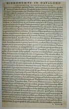 Charger l'image dans la galerie, Saint Paul, dans un intérieur, assis à une table.