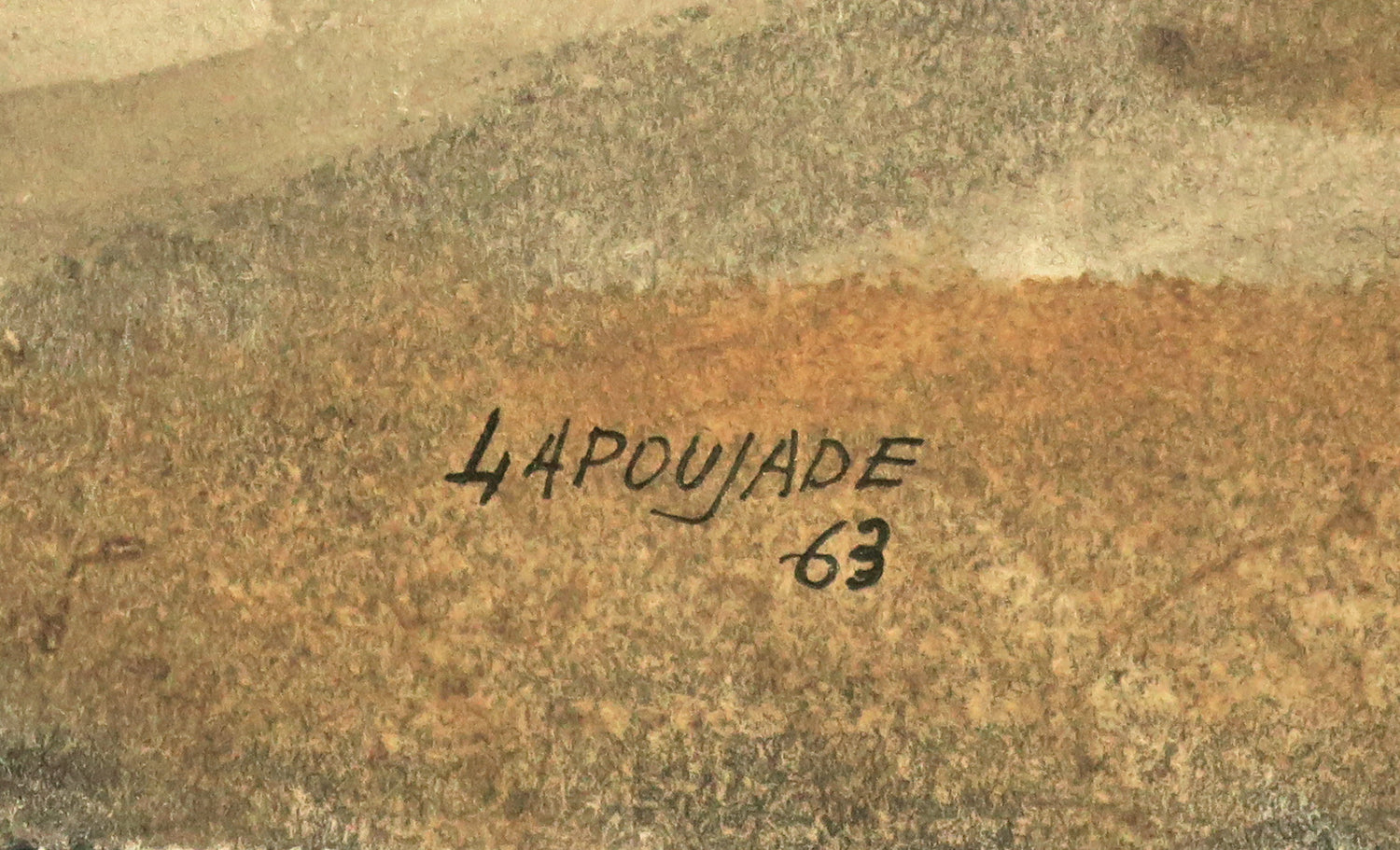 Composition noire et marron.