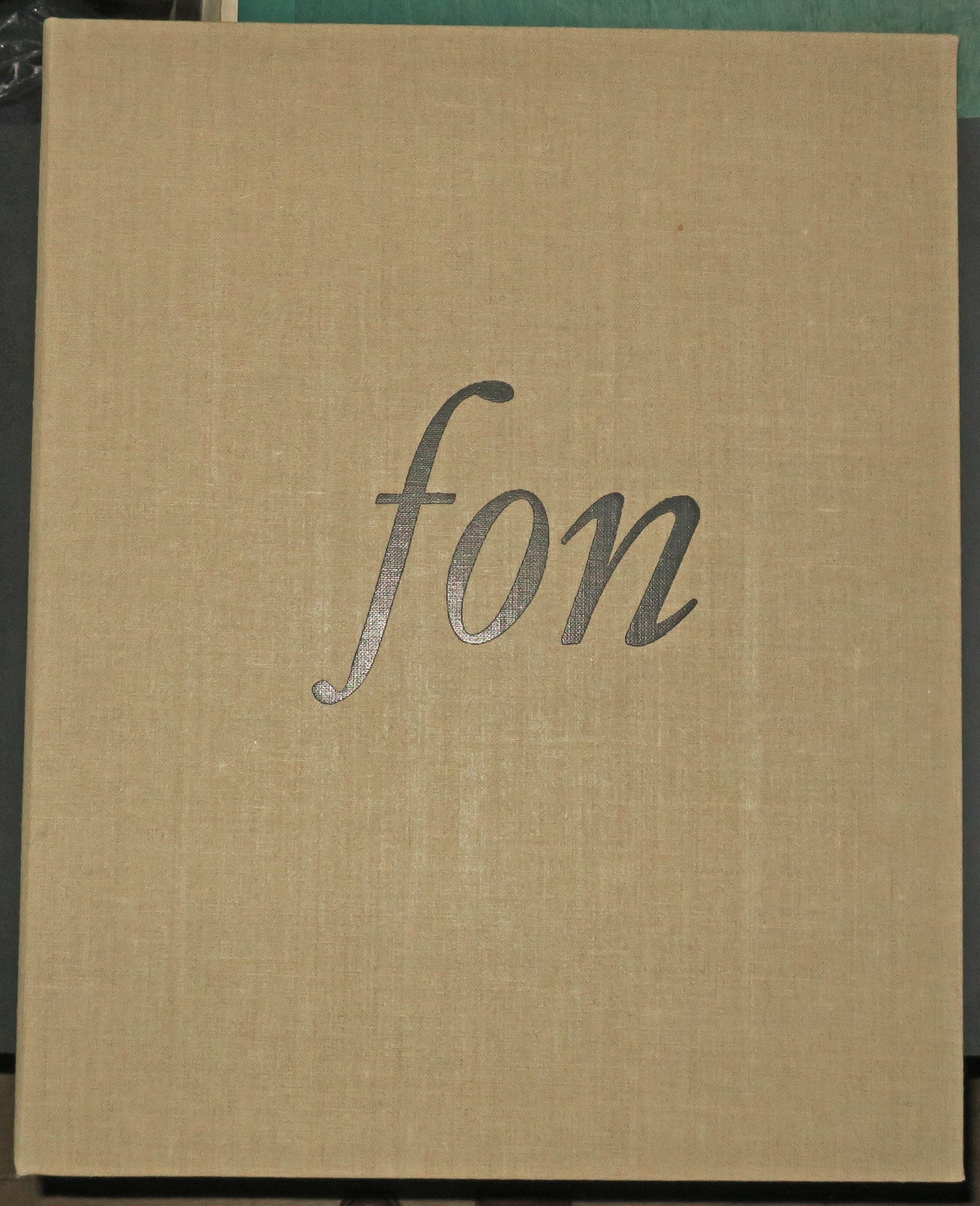 Fon. 1977.