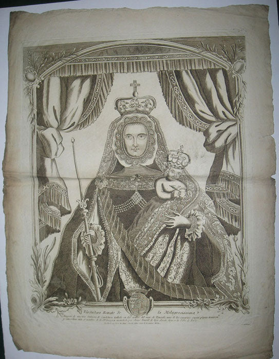 Notre Dame de Candelaria, Sainte Patronne des Iles Canaries, qui selon la légende, a été retrouvée près de la plage Chimisay à Ténérife, au XIV ème siècle.