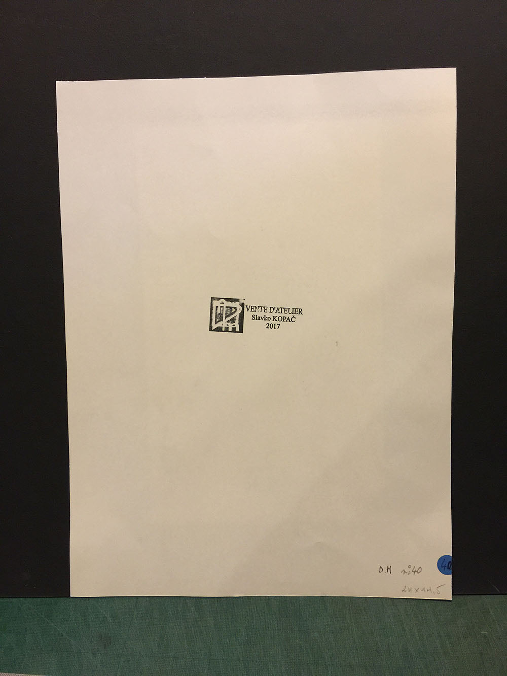 Portrait de femme entouré de visages. c.1967.