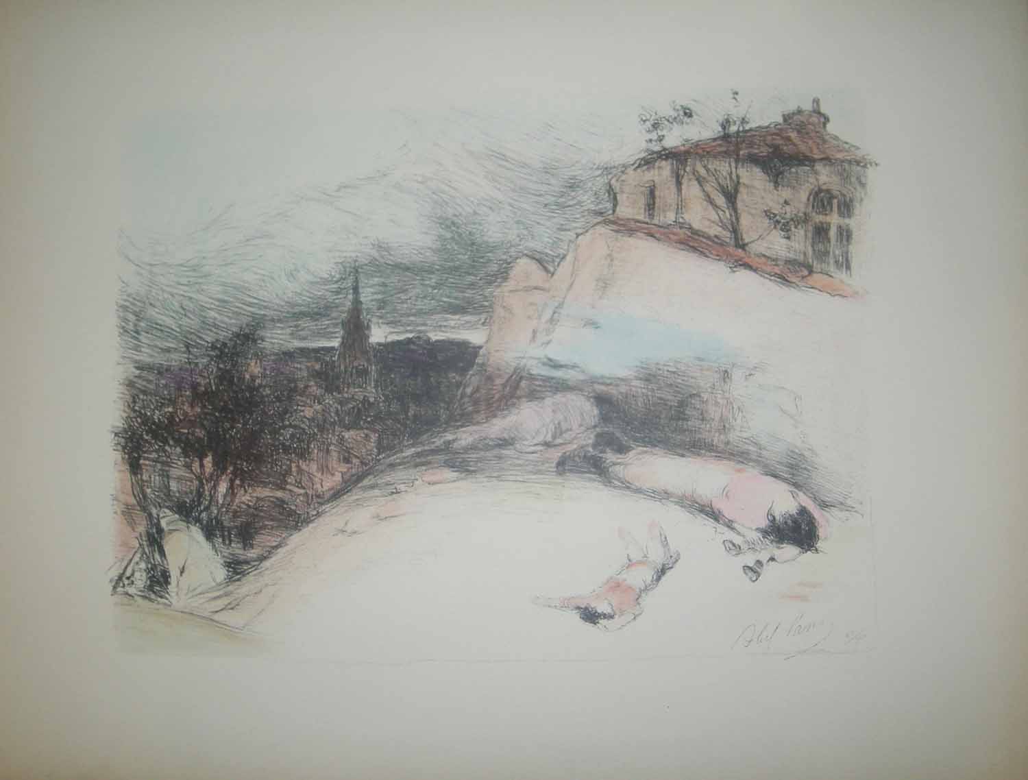 Femme et deux enfants morts au pied d'une maison.