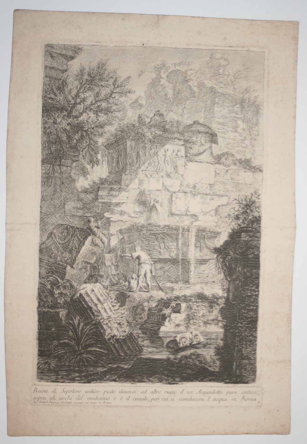 Ruines d'un vieux tombeau.
