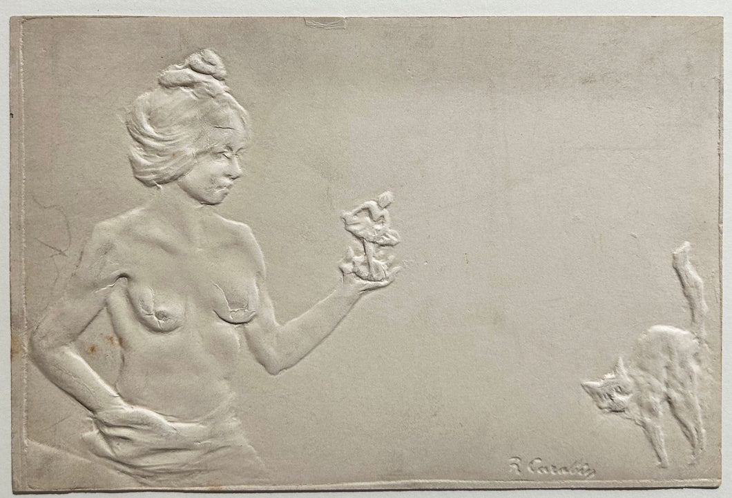 CARABIN Femme nue tenant une statuette de danseuse et un chat.  c.1910. Estampe originale gaufrée. 