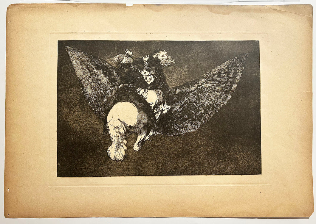 GOYA Disparate volante (Volante sottise). Reniego al amigo que cubre con las alas y muerde con el pico.  1815-1824. Gravure originale. 