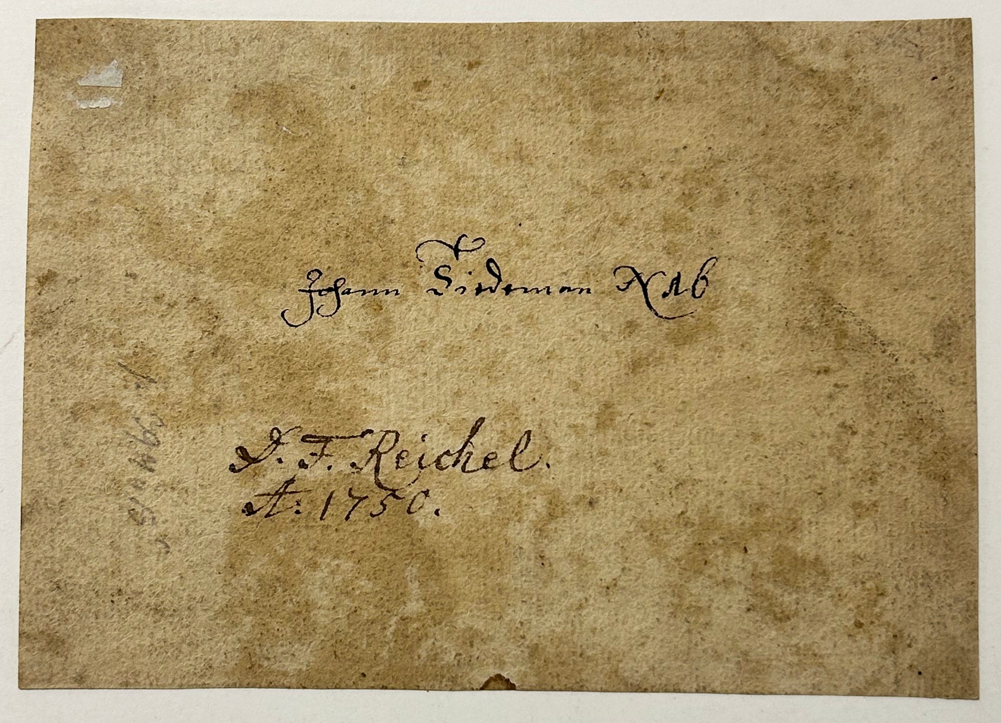 Deux visages d'homme caricaturés.