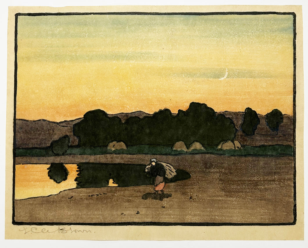 [Paysage, Femme transportant un paquet à travers les champs à la tombée de la nuit].  1910-1920.