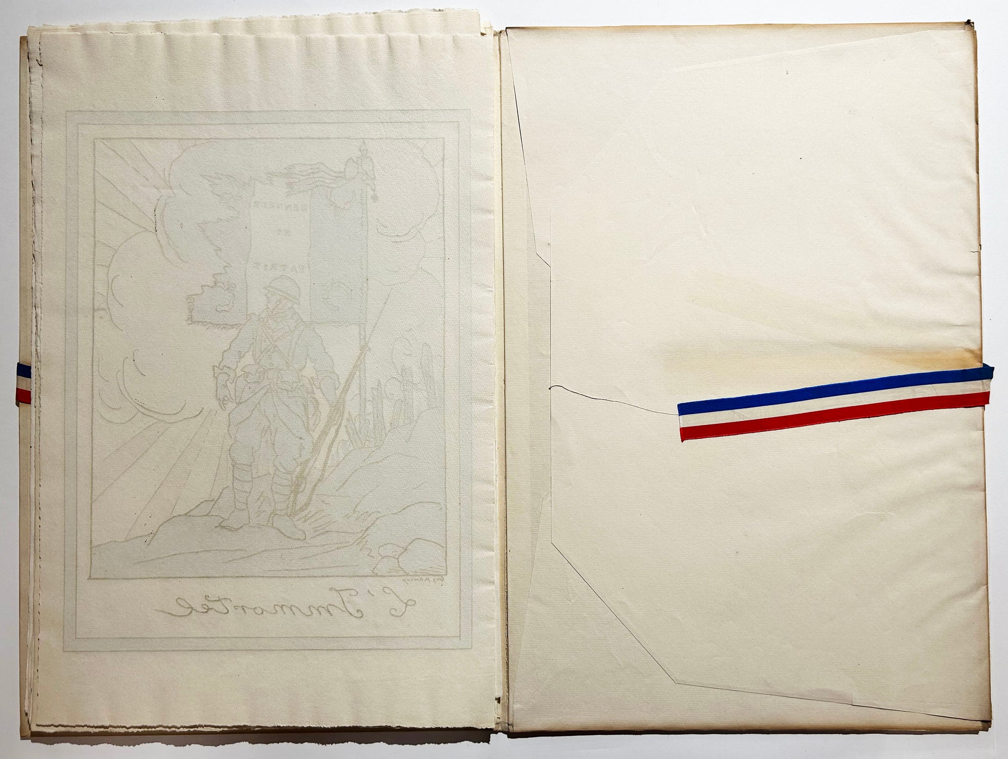 Quelques drapeaux français.  1917.