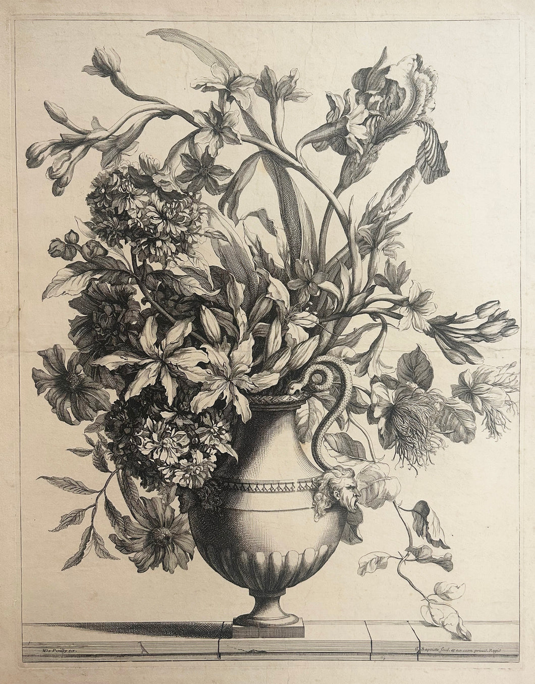Vase garni d'iris, de tubéreuses et de lis; dont la panse, à droite, est formée d'un serpent.