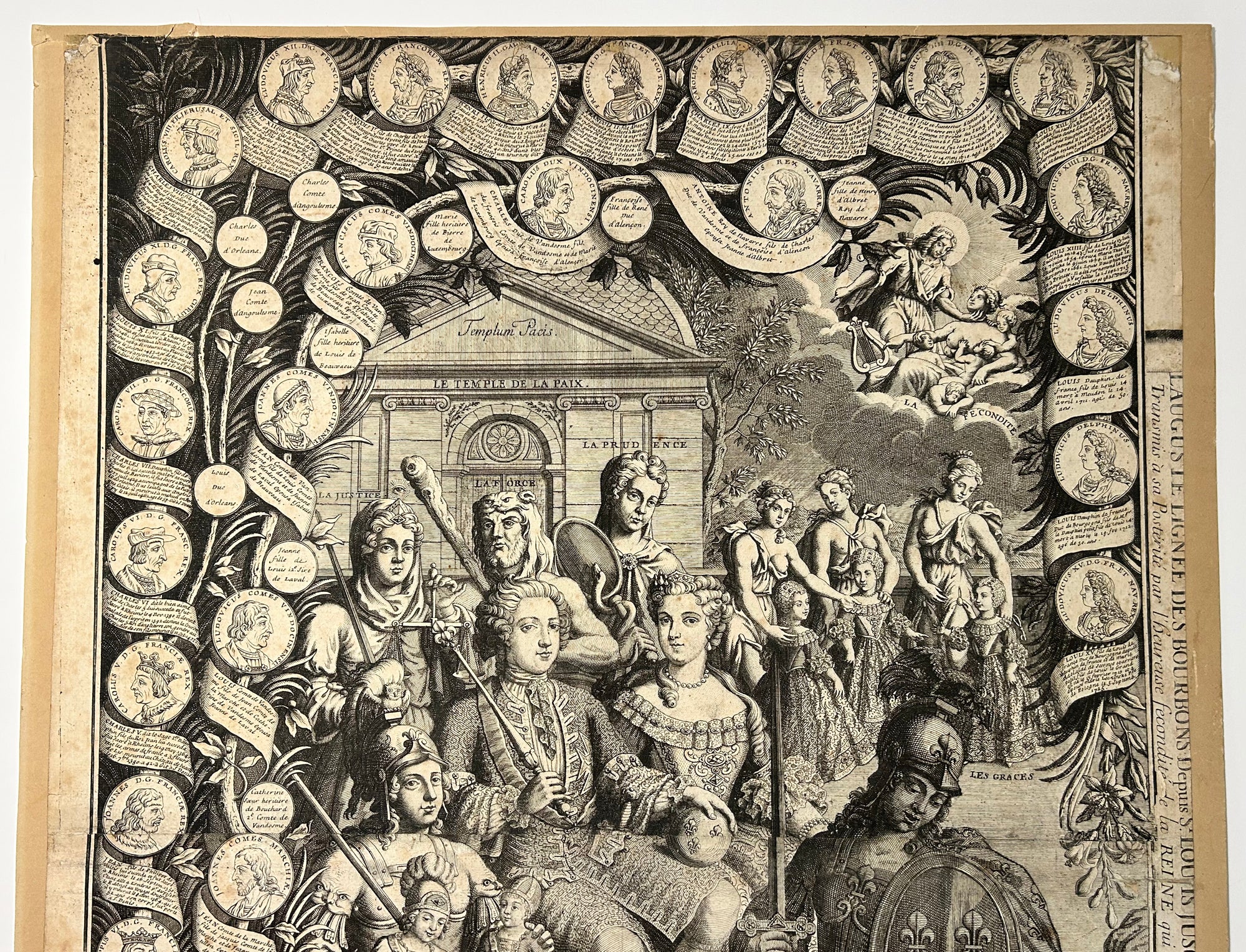 Almanach Royal pour l'Année MDCCXXXI (1731). Généalogie des Bourbons de Saint Louis à Louis XV, roi de France et de Navarre. Transmis à sa Postérité par l'heureuse fécondité de la Reine qui a donné à ce Royaume deux Princes et trois Princesses.
