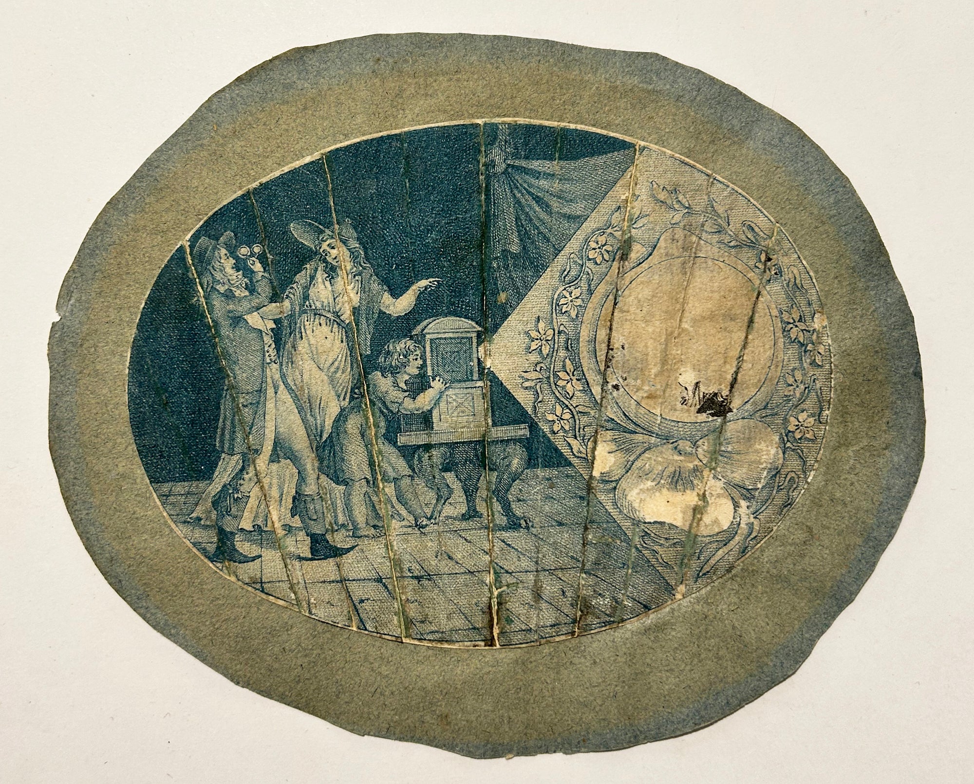 La famille royale. Image séditieuse. Anonyme français du 18ème siècle. Rare éventail avec image séditieuse représentant la Famille royale, Louis XVI, Marie-Antoinette et leur fils Louis-Charles (Louis XVII). 