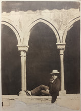 Charger l&#39;image dans la galerie, Autoportrait de Gustave Le Gray. 1851.
