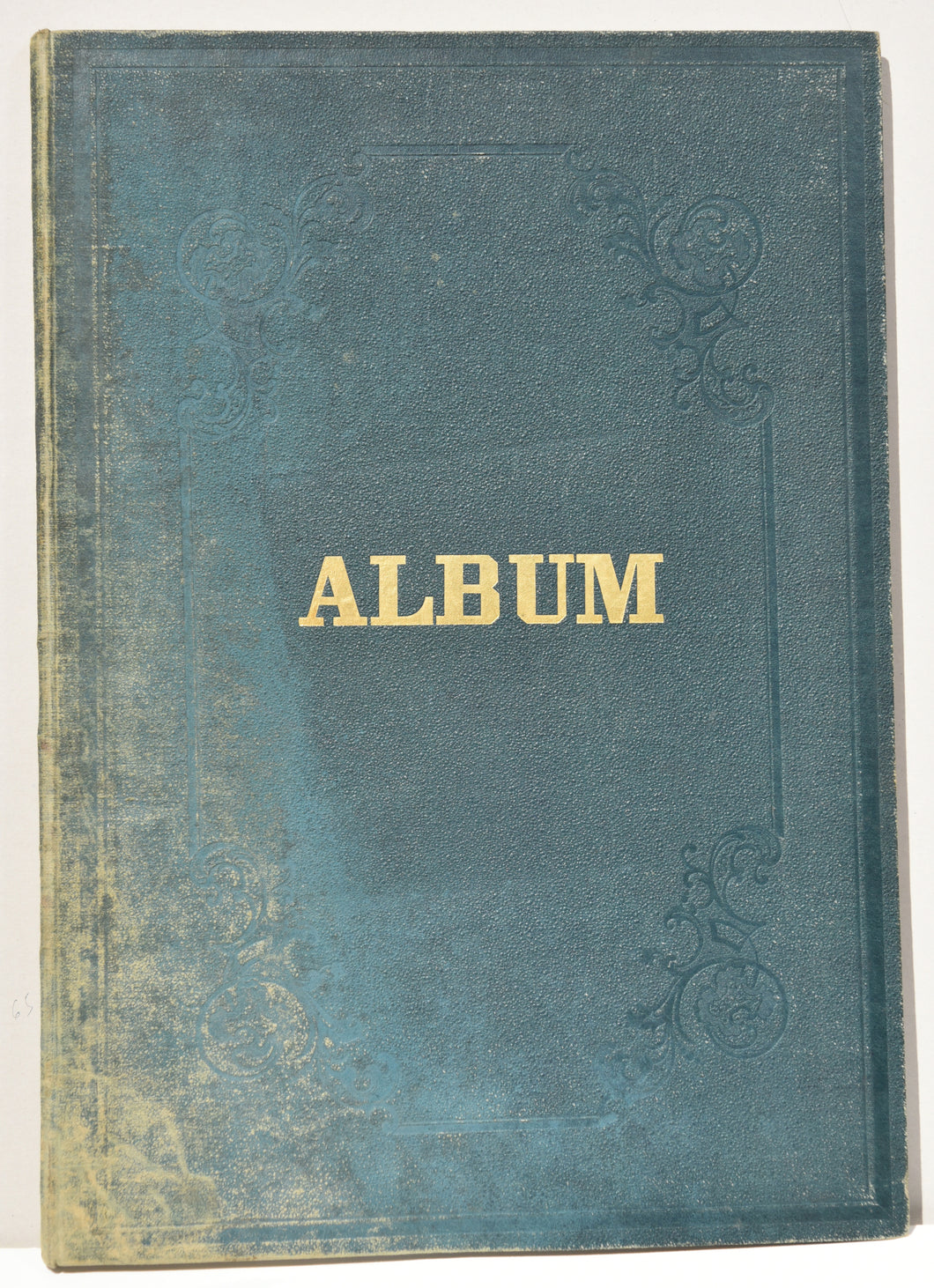 Album réunissant quatorze lithographies de l'artiste.