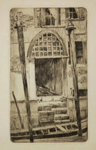 Charger l&#39;image dans la galerie, [Porte sur le canal à Venise].
