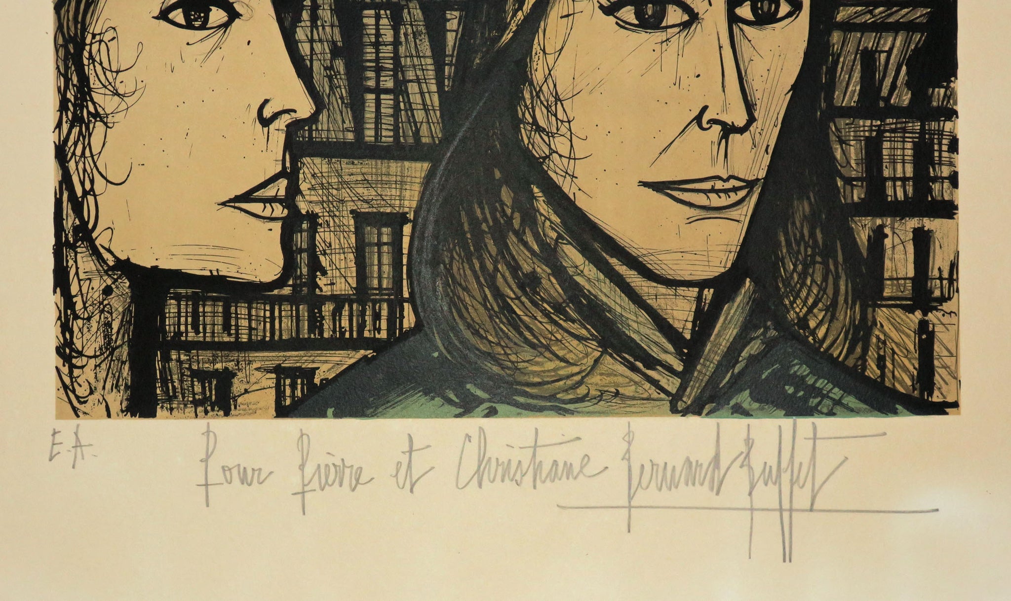 Devant la Tour Eiffel.