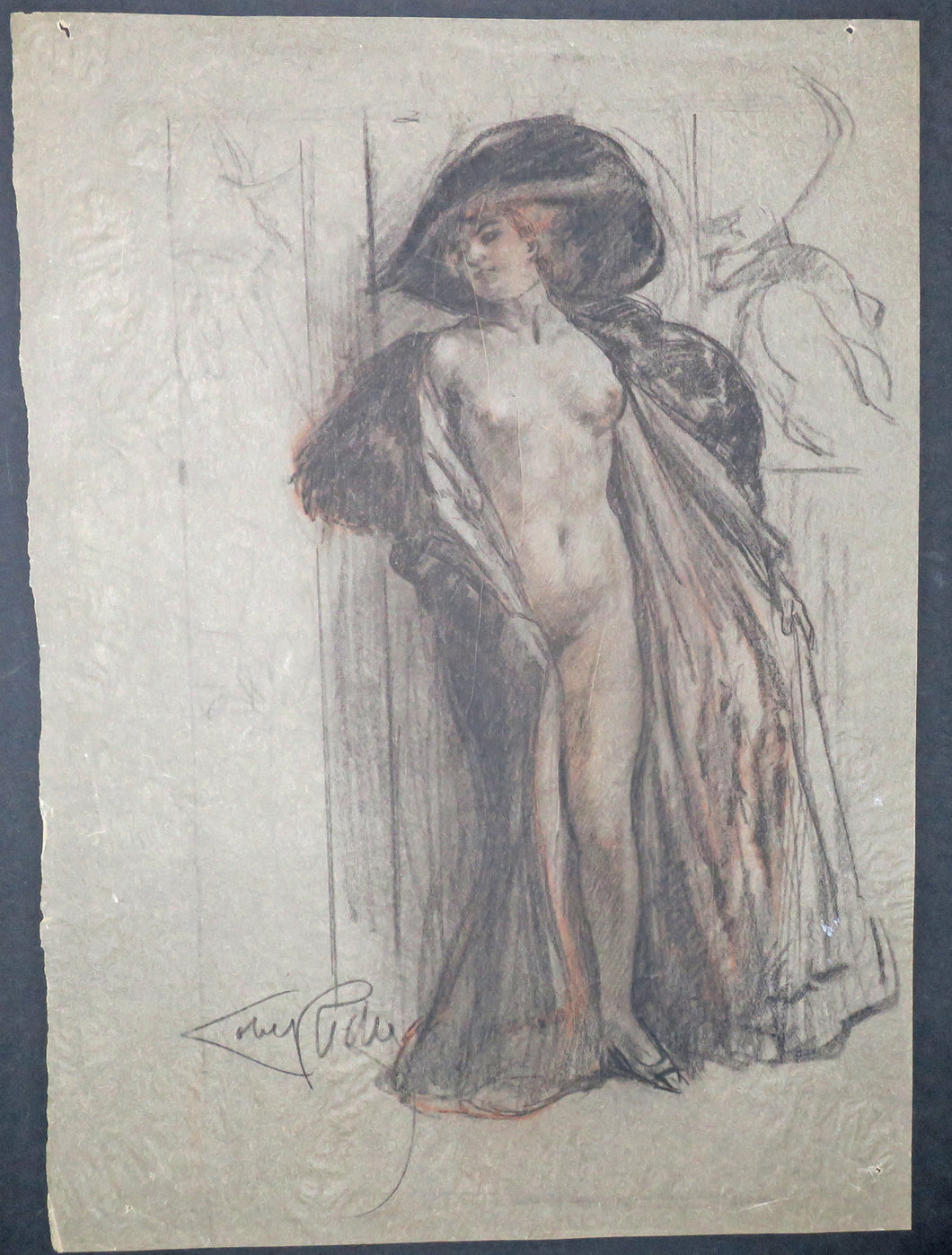 Femme dénudée, debout, parée d'un manteau long et d'un chapeau. 