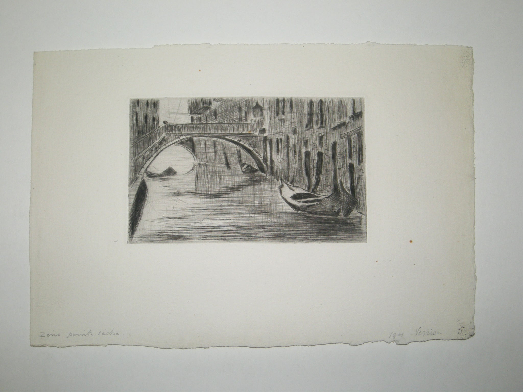 Venise [Bateau amarré à droite].