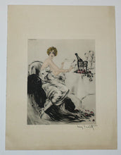 Charger l&#39;image dans la galerie, Menu illustré en couleurs d&#39;après Louis Icart (Jeune femme assise à table, un menu à la main).
