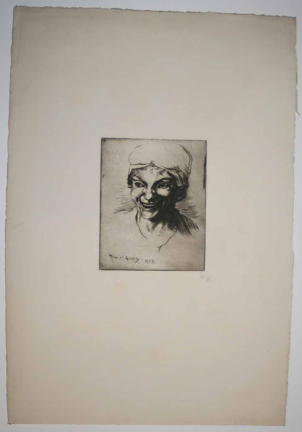 [Tête de jeune femme rieuse].